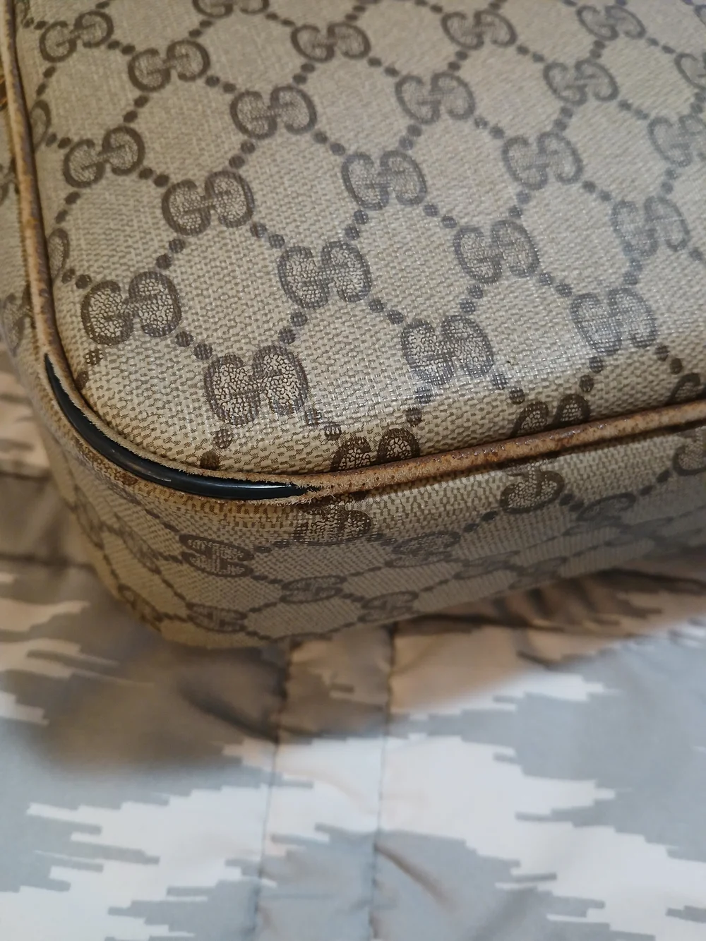 Gucci Tan Brown GG Supreme Canvas  Toiletry Case